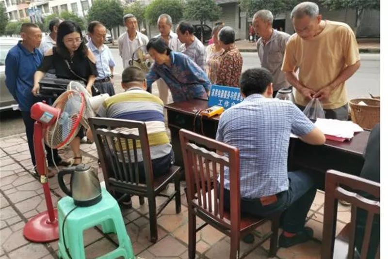 宣漢職業(yè)中專學(xué)校赴下八鎮(zhèn)開展信息技術(shù)咨詢服務(wù)，助力精準(zhǔn)脫貧攻堅(jiān)
